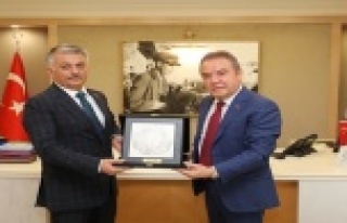 Vali Yazıcı: " Belediyecilik heyecanlı ama...