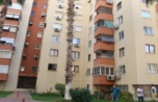 Yaşlı adamın cenazesi, koku binayı sarınca bulundu