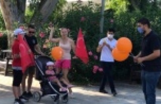 Alanya Ak Gençlik'ten bayrak ve balon jesti