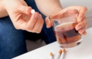 Alanya'da alkolle hap içen Rus kadın hastanelik...