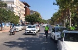 Alanya'da kurallara uymayan sürücüler polise...