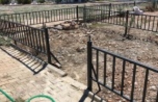 Alanya'da mezarlık kapısını çaldılar