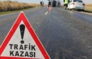 Alanya’da kamyonetle otomobil çarpıştı: 1 yaralı