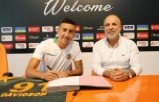 Alanyaspor'da 3 imza birden