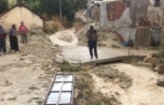 Antalya'nın o ilçesinde aşırı yağış su...