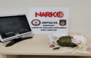 Bilgisayar monitörü içerisine sakladığı uyuşturucuyu...