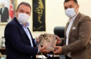 Böcek'ten Yücel'e ziyaret