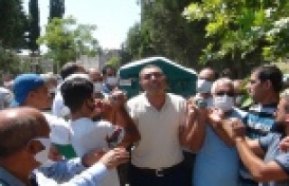 Kızlarının düğününde birlikte dans ettiği...