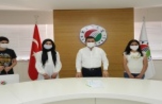 LGS’de ilk 3’e girenlere bilgisayar ödülü