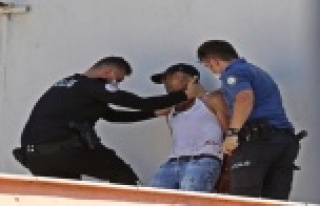 Madde bağımlısı genç evi savaş alanına çevirip...