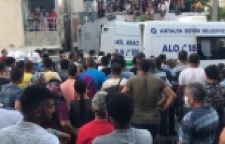 Öfkeli koca dehşeti! Karısını bıçaklayarak...