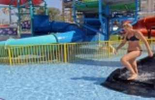 Turistlerdeki tatil özlemini gören turizmcilerin...