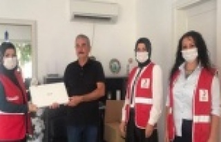 Alanya'da muhtardan bilgisayar desteği