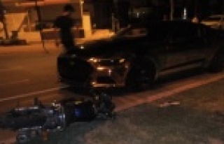 Alanya’da otomobil ve motosiklet çarpıştı: 2...