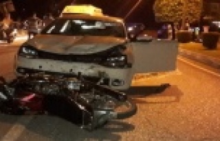 Alkollü sürücüyle kasksız motosikletli kavşakta...