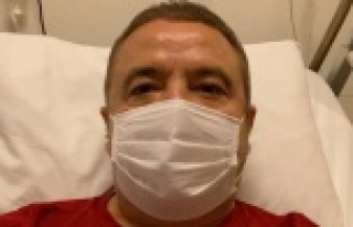 Başkan Böcek Akdeniz Üniversitesi Hastanesi'ne...