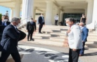 Başkan Uysal, Vali Yazıcı'ya projelerini anlattı