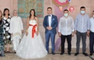 Başkan Yücel nikah şahidi oldu
