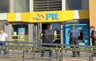 Bıçakla gelip kargo gönderme bahanesiyle girdiği...