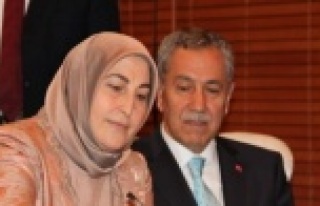 Bülent Arınç ve eşinin korona virüs testi pozitif...