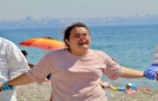 Karantinayı deldi, sahilde "ölmek istemiyorum"...