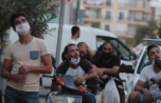 Kuledeki intihar girişimini film gibi izlediler