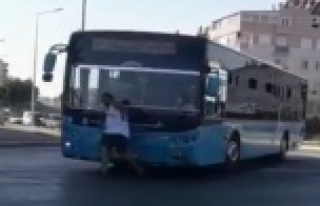 Maskesiz yolcudan tehlikeli, bir o kadar da güldüren...