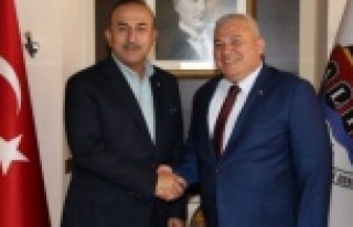 Şahin'den Bakan Çavuşoğlu'na ikamet...