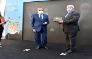 Toplu ulaşımdaki bisiklet taşıma aparatları,...