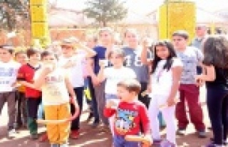 Tütüncü’den, ilk teneffüs zilinde öğrencilere...