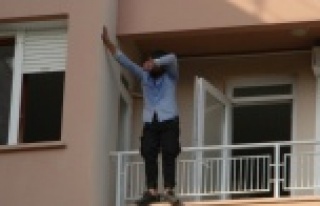 Üçüncü kat balkonunda korku dolu anlar