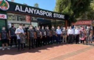 Ülkücülerden Alanyaspor ve Mehmetçiğe destek