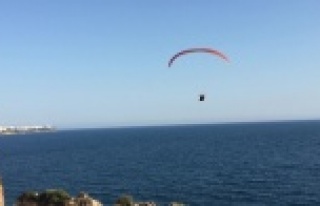 Yamaç paraşütçüsü yasak dinlemedi