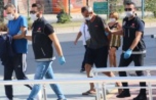 Alanya'da 2 ayrı uyuşturucu operasyonunda 2...