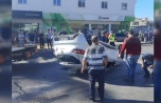 Alanya'da feci kaza! Otomobil takla attı