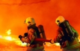 Alanya'da korkutan yangın! Alevler evi sardı