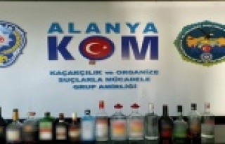 Alanya'da restorana kaçak içki baskını