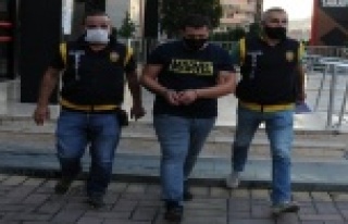 Alanya'da sahte bilezik vererek 13 bin TL dolandırdı,...