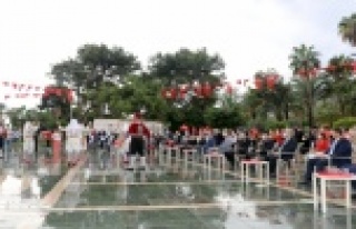 Alanya'da yağmur altında cumhuriyet coşkusu!