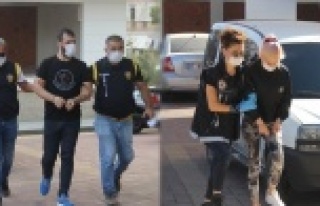 Alanya’da uyuşturucu baskınında yakalanan şüpheliler...