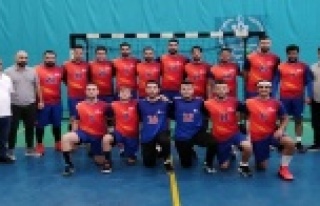 ALKÜ Hentbol takımı galibiyet ile başladı