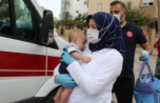 Annesinin terkettiği bebek babasına teslim edildi