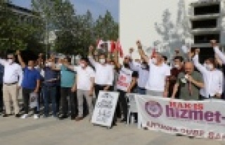Antalya Büyükşehir Belediyesi önündeki grev,...