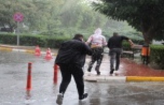 Antalya’da dolu yağışı