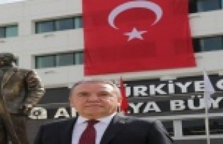 Başkan Böcek belirli düzeyde ağızdan beslenmeye...