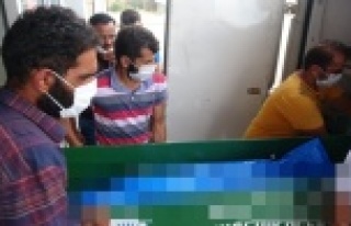 Bir babanın yangında ölen bebeğine son bakışı