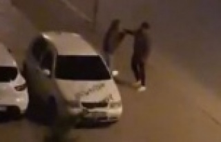 Cadde ortasında kadına attığı tokat mahalleyi...