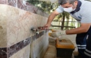 Cami ve okullarda su israfı önleniyor