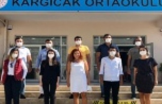 CHP Alanya Gençlik öğrencilerin yüzünü güldürdü