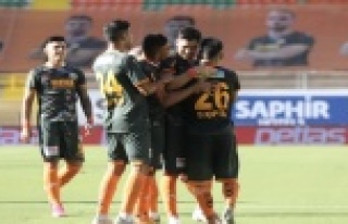 Haftanın oyuncusu Alanyasporlu Davidson oldu